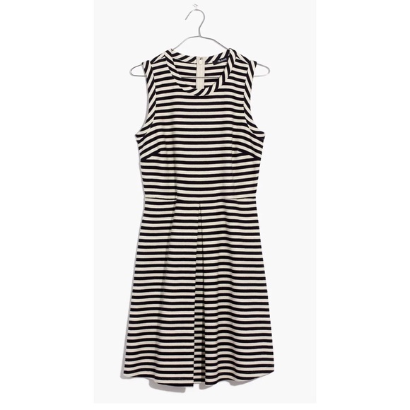 Madewell Afternoon Dress in Stripe - Picture 2 of 4